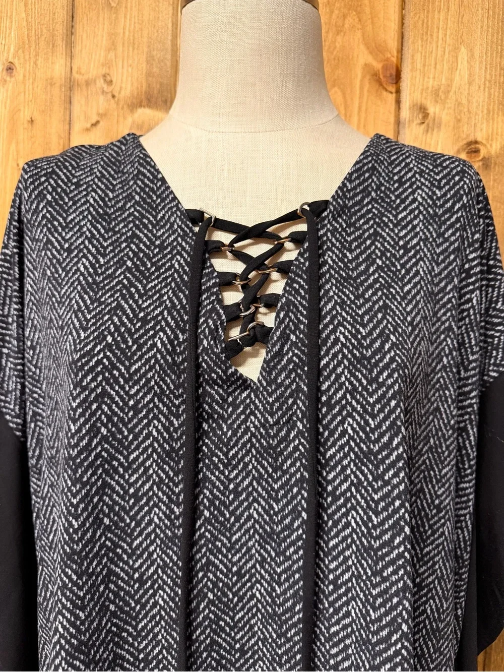 Michael Kors 1X Black White Poncho Style Blouse Tie Front